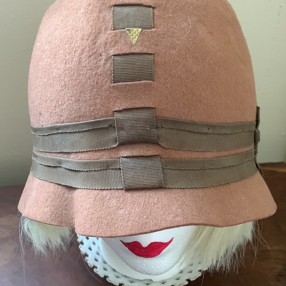 Authentic Antique 1920s Wool Felt Cloche Bell Hat with Gold Detailing - Picture 3 of 7